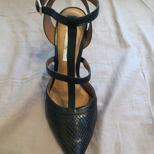 Steve Madden pointed toe heel